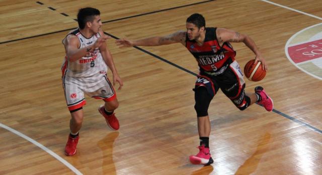 Cutley jugar� en Atenas