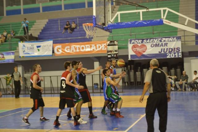 UNCAus super� a Villa �ngela Basket