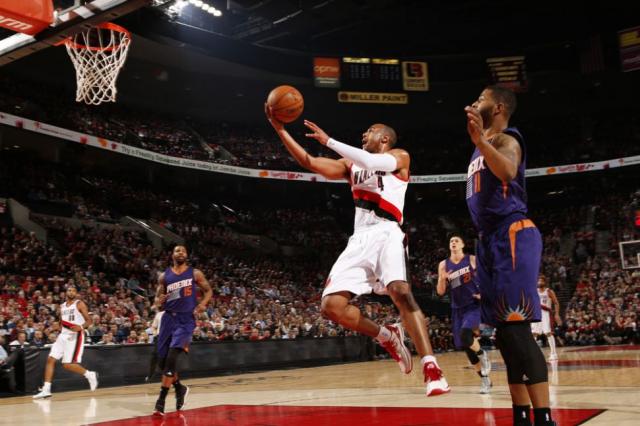 Boston gan� y se acerca a los playoffs