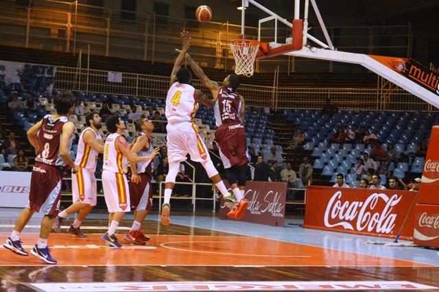 La noche en que la visita cobr� fuerza