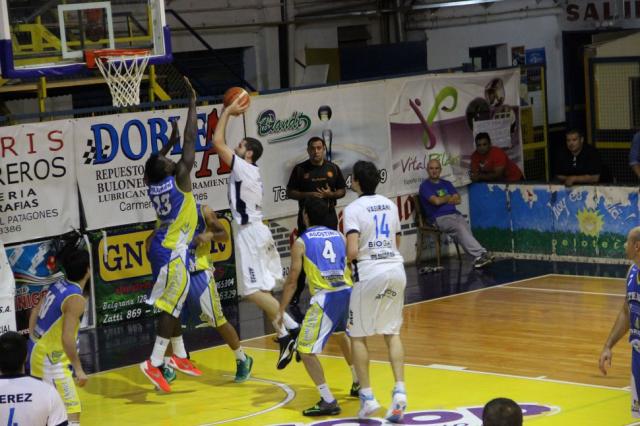 Uni�n y Atenas con holgura